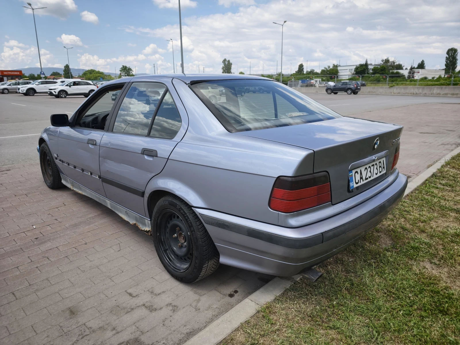 BMW 320, снимка 7 - Автомобили и джипове - 55180596