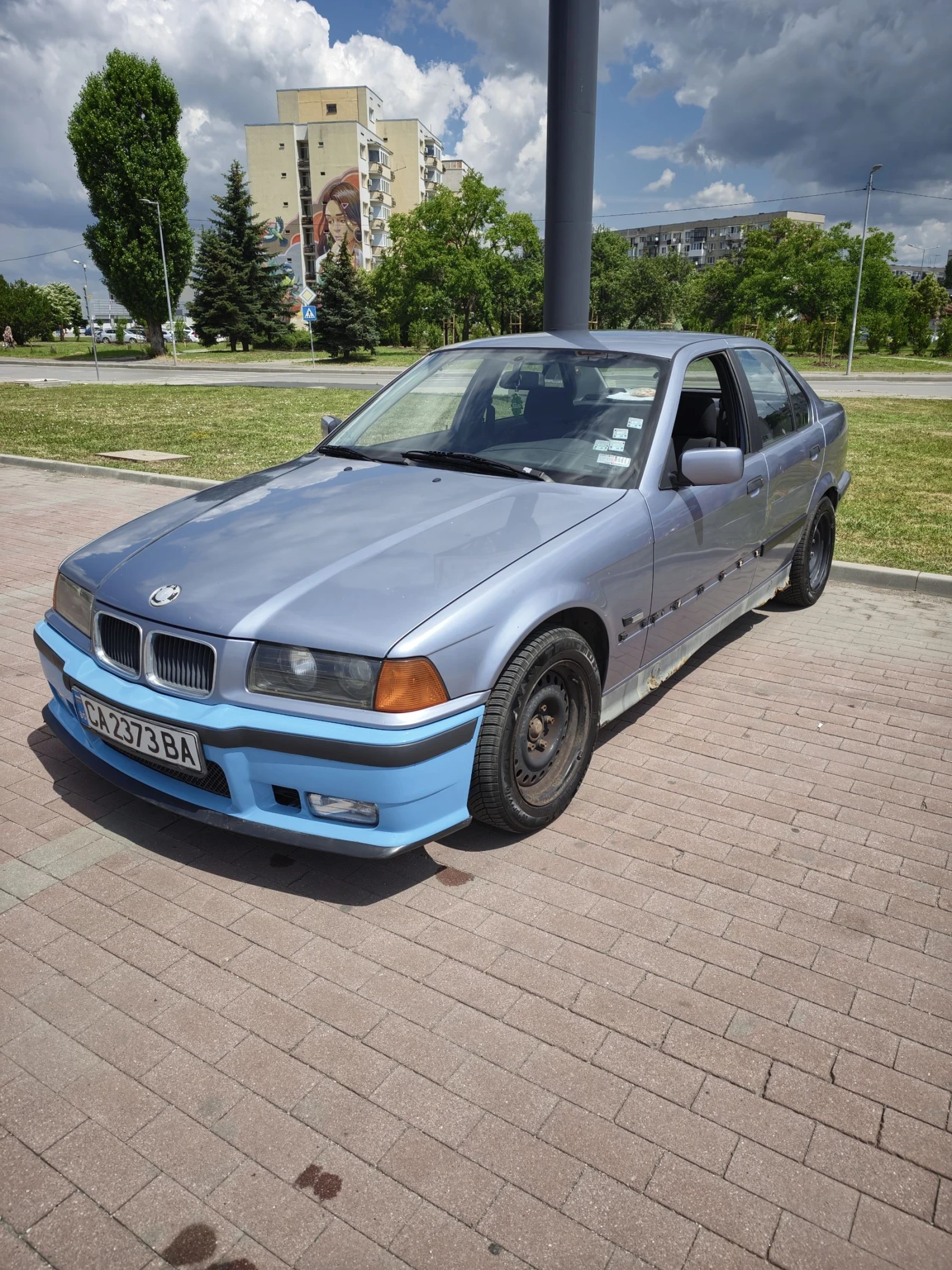 BMW 320