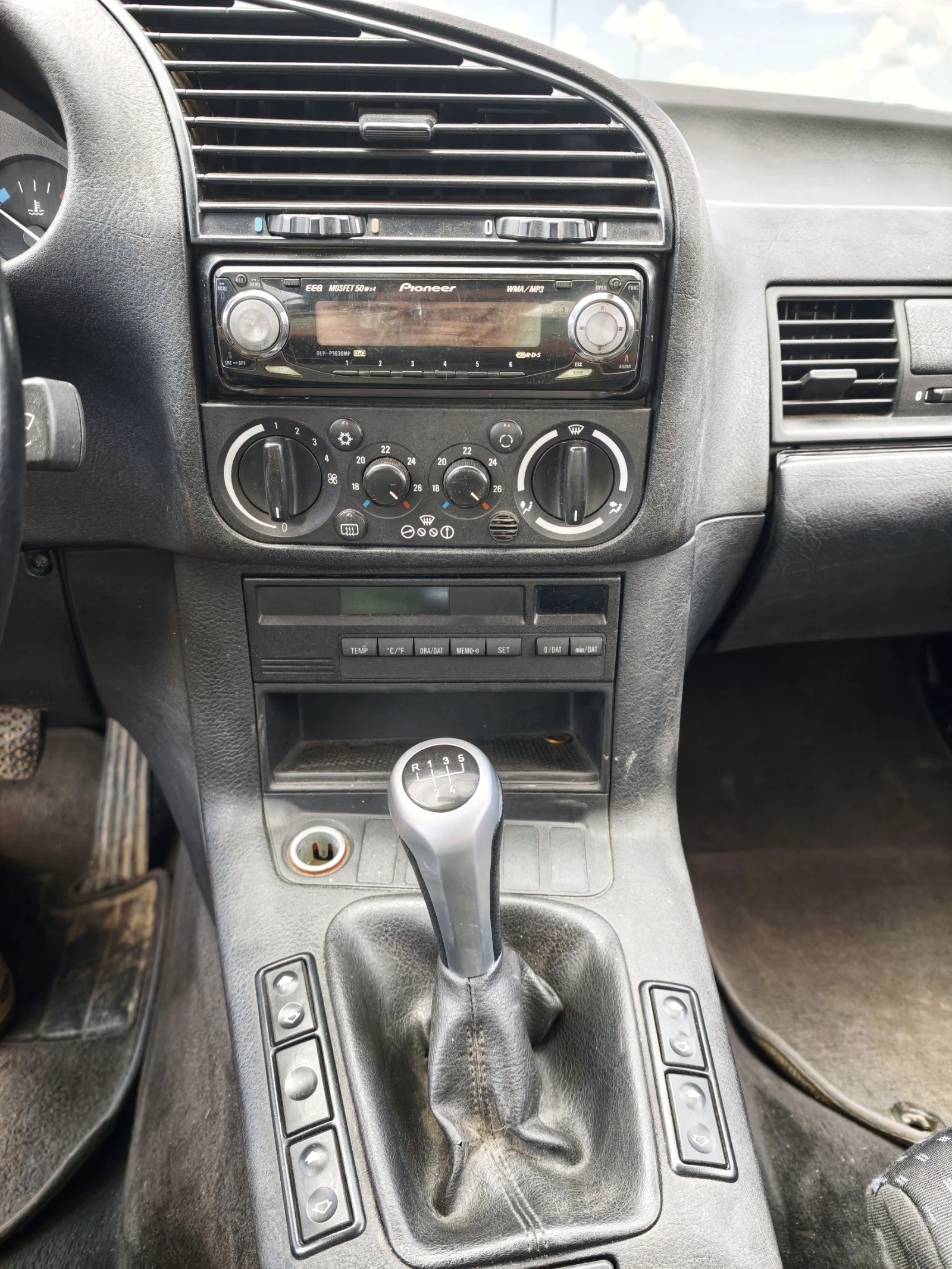 BMW 320, снимка 12 - Автомобили и джипове - 55180596