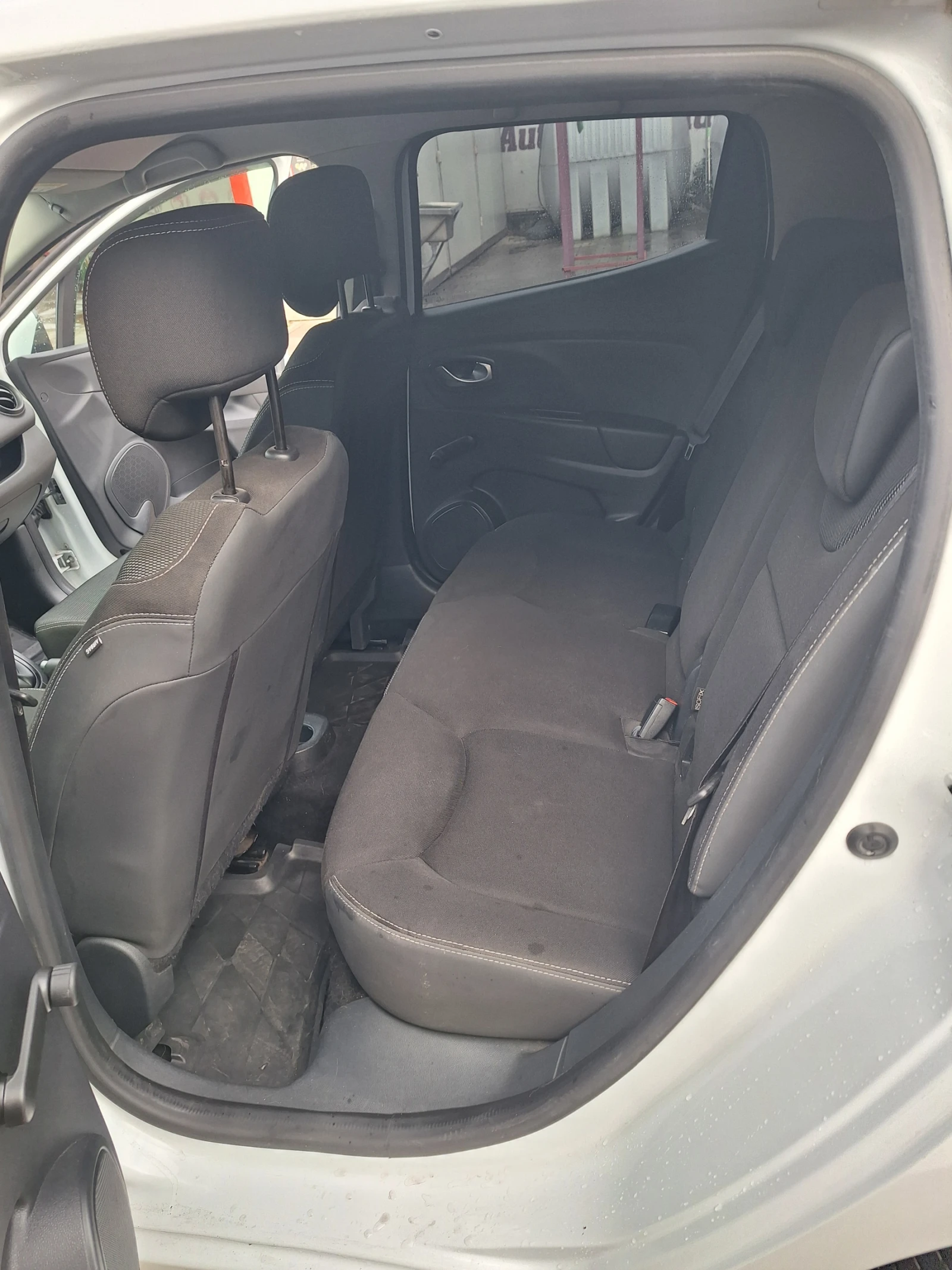 Renault Megane 1.5 dci, снимка 7 - Автомобили и джипове - 55342554