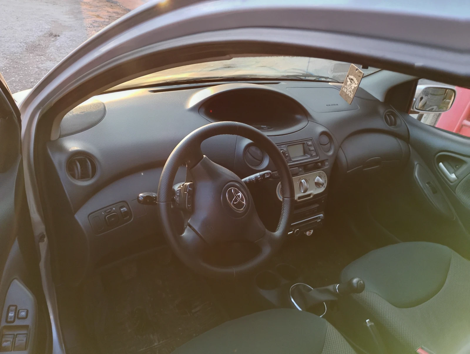 Toyota Yaris 1.3 i 87kc | Mobile.bg � ����������� 9
