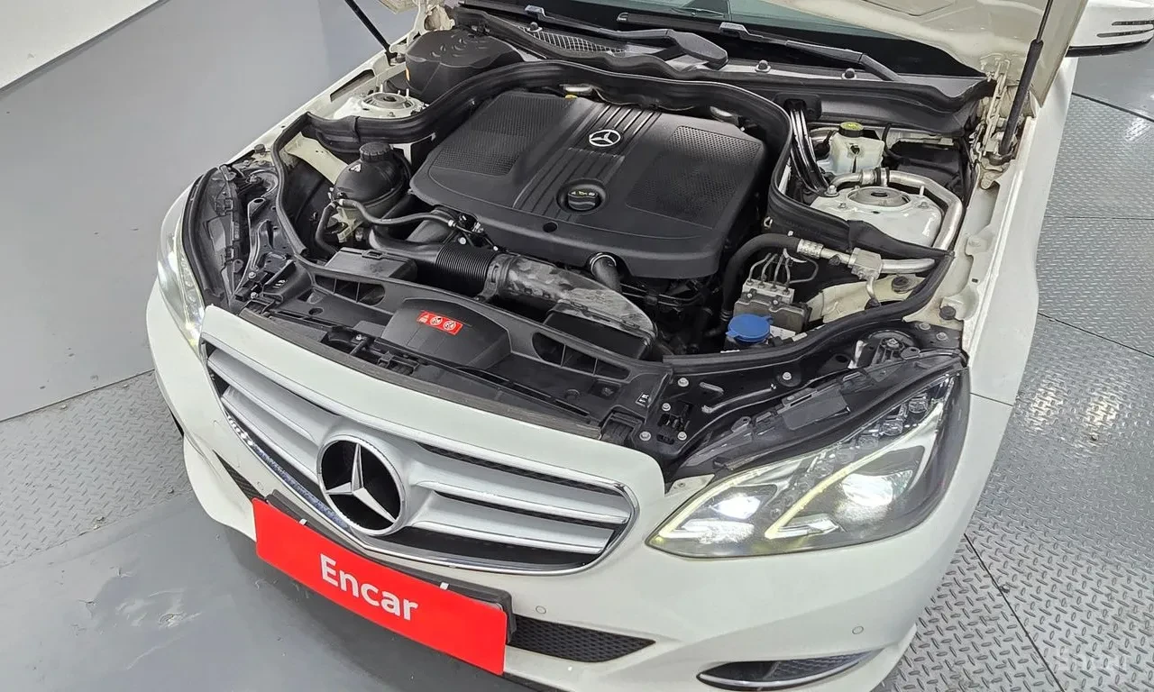 Mercedes-Benz E 220 задно предаване, снимка 3 - Автомобили и джипове - 55476015