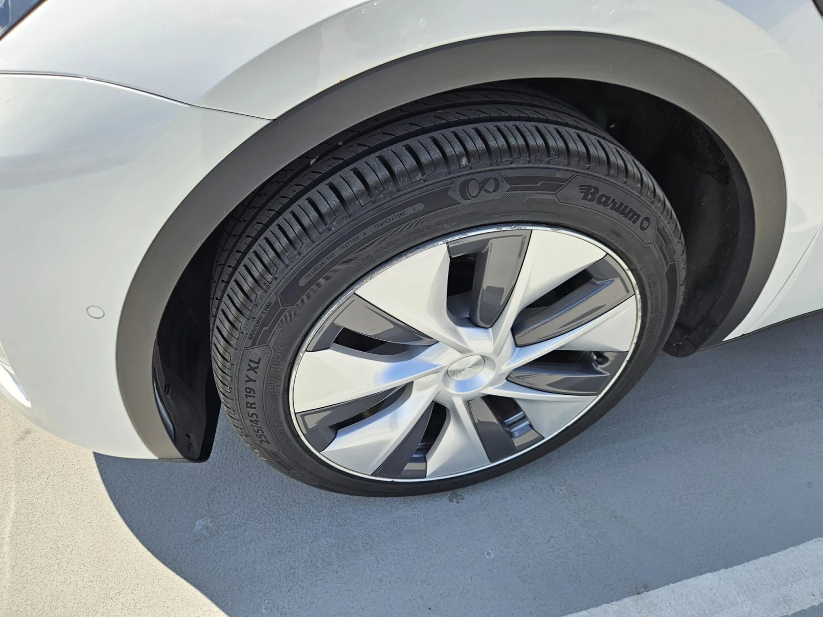 Tesla Model Y Tesla Model Y Long Range Dual Motor (AWD)., снимка 5 - Автомобили и джипове - 55501558