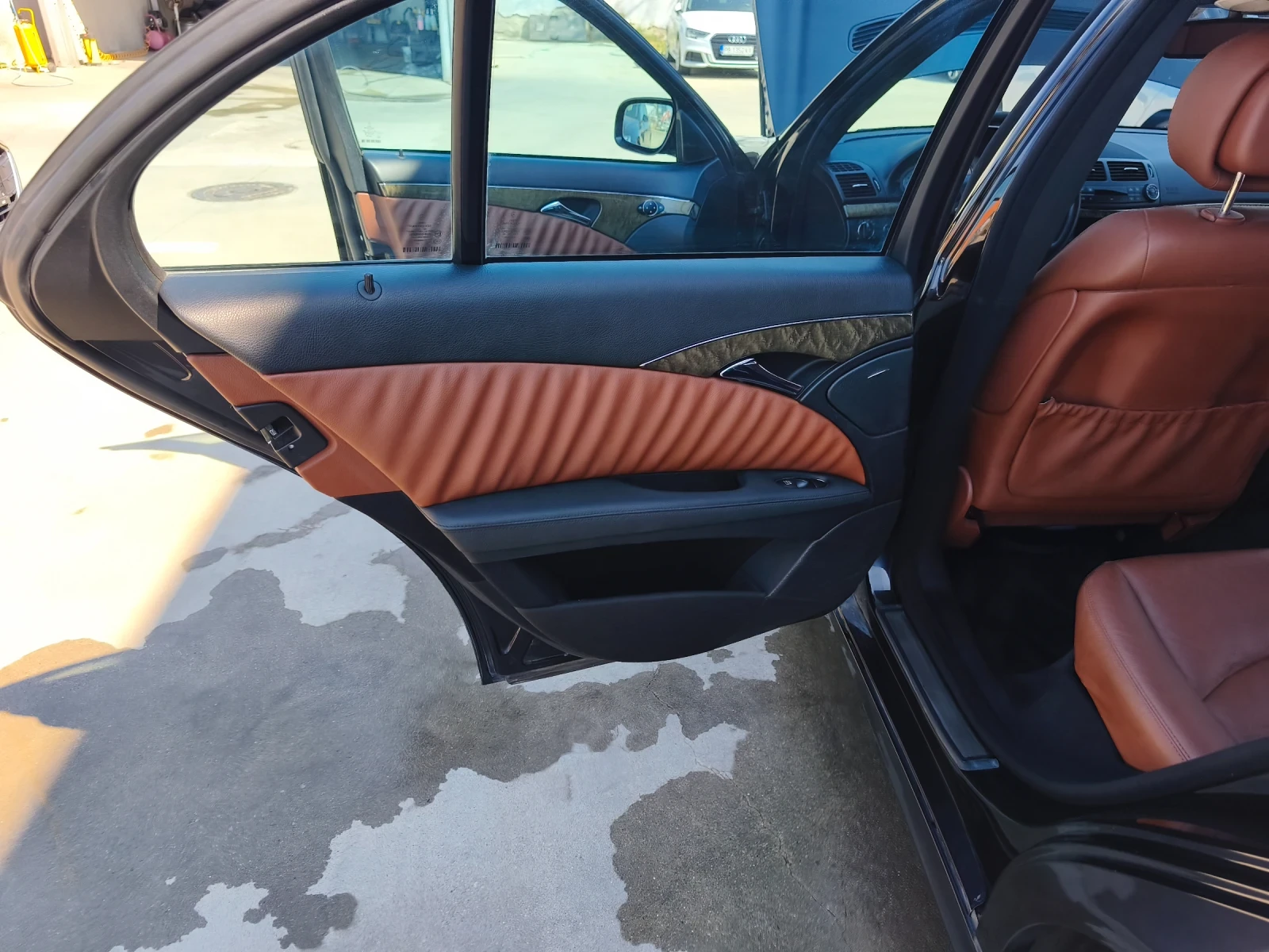 Mercedes-Benz E 200 Avantgard, снимка 9 - Автомобили и джипове - 55539246