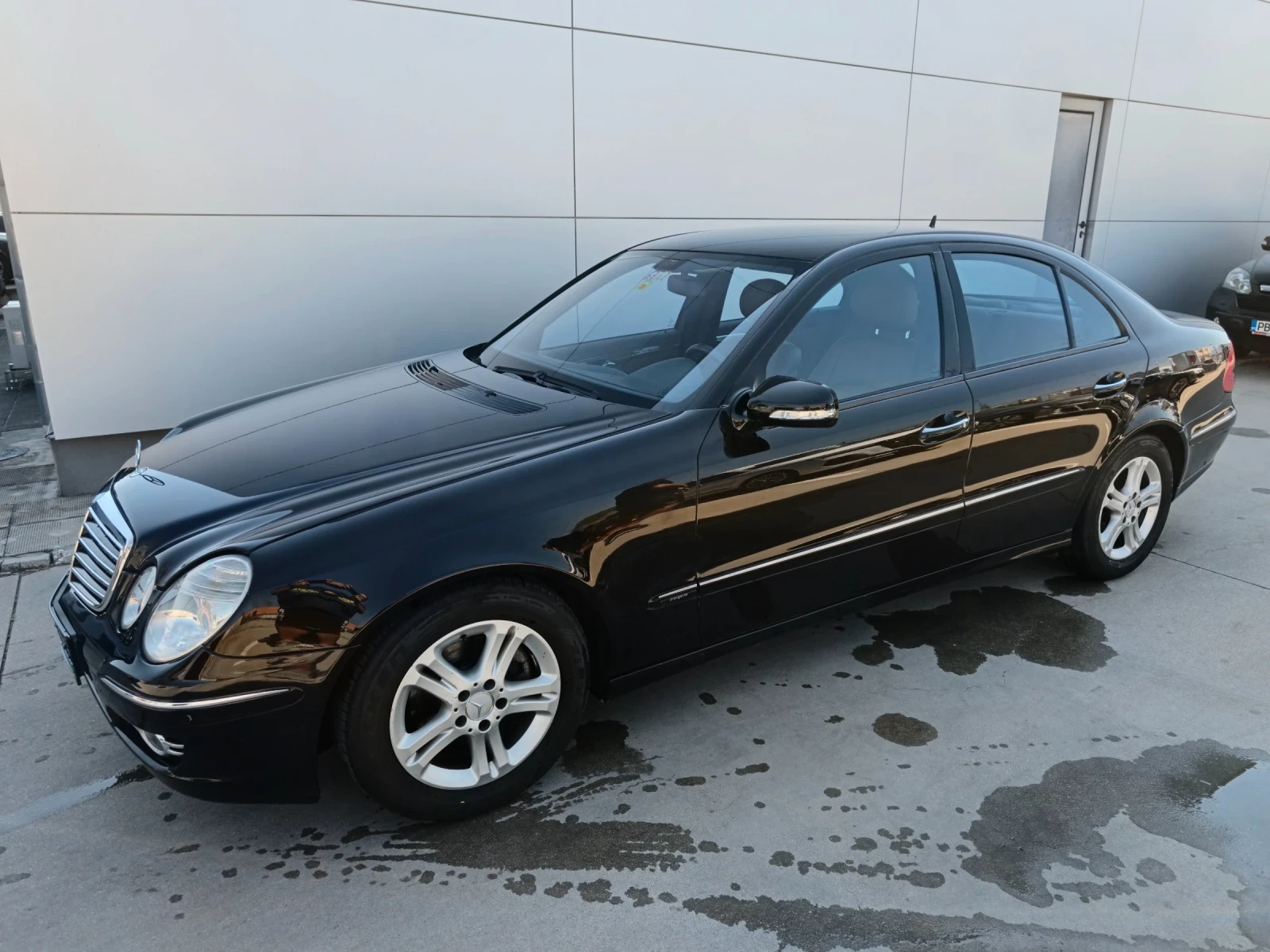 Mercedes-Benz E 200 Avantgard, снимка 2 - Автомобили и джипове - 55539246