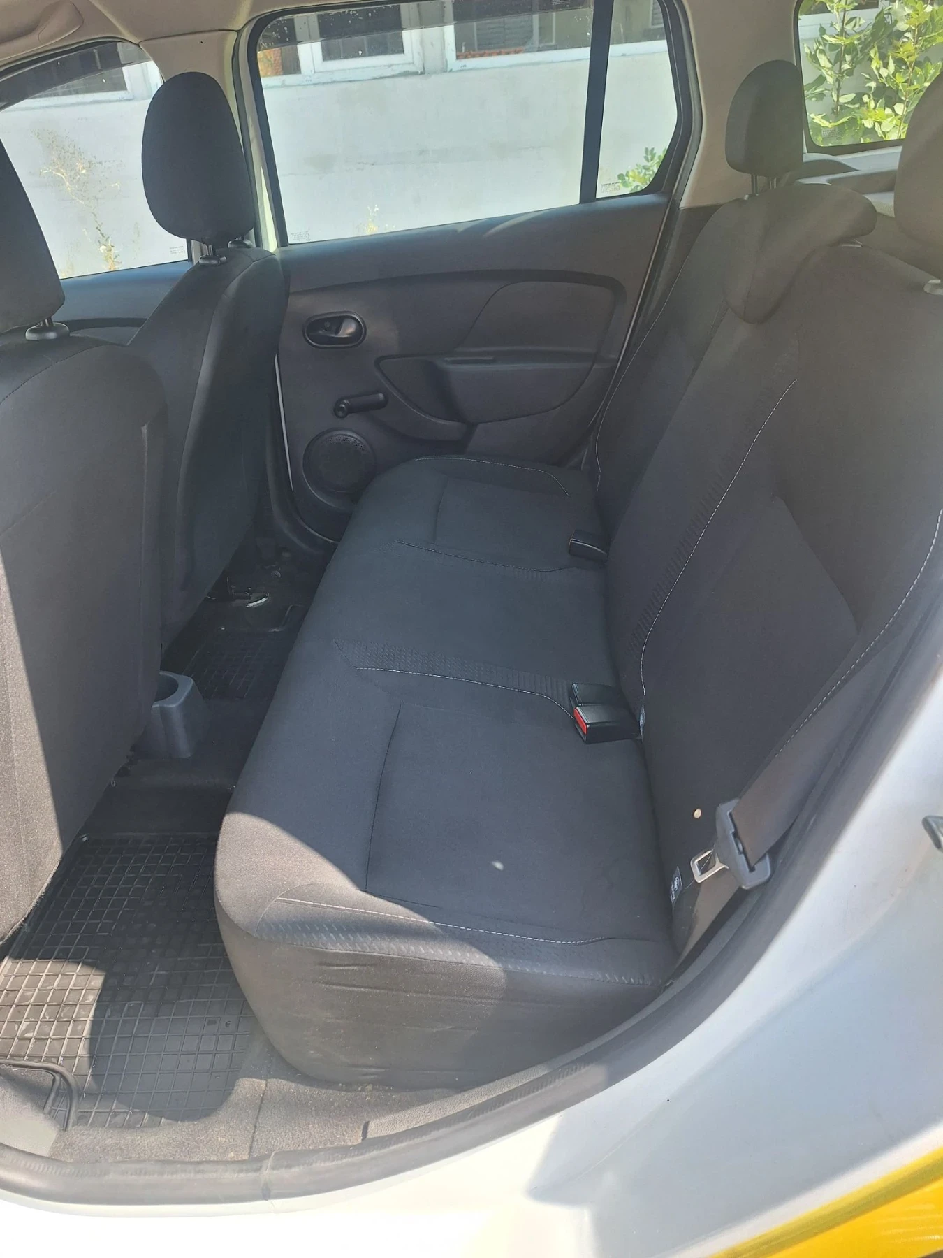 Dacia Logan 1.2 75кс, снимка 7 - Автомобили и джипове - 55798950