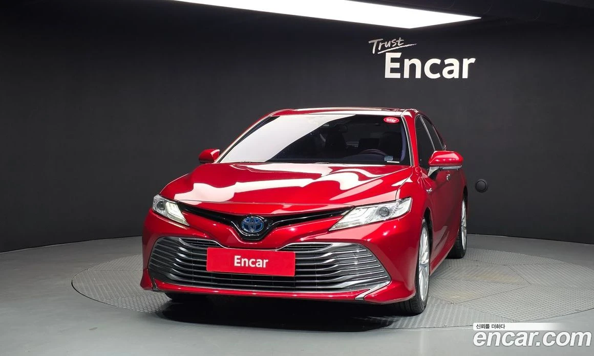 Toyota Camry 2.5 XLE Hybrid, снимка 3 - Автомобили и джипове - 56123290