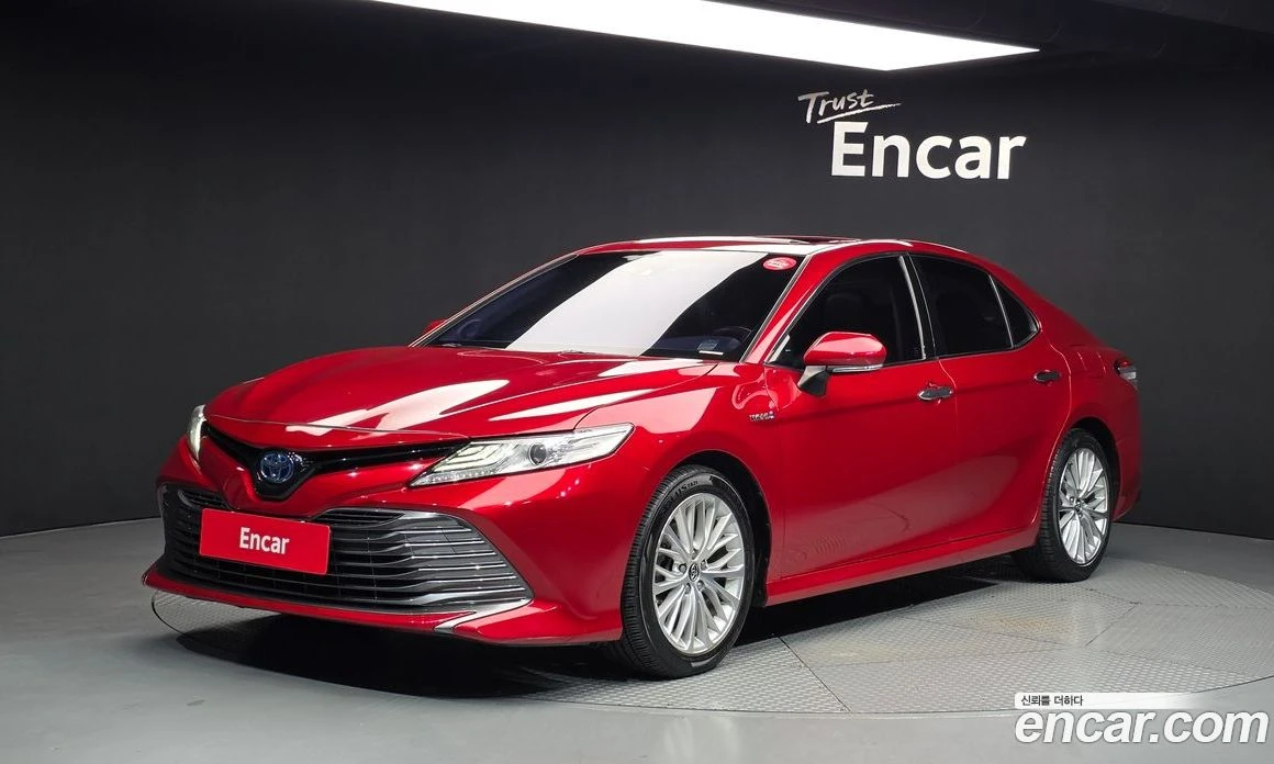 Toyota Camry 2.5 XLE Hybrid