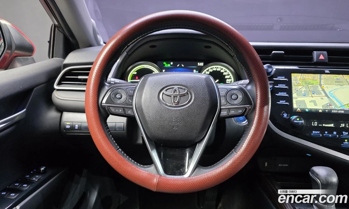 Toyota Camry 2.5 XLE Hybrid, снимка 13 - Автомобили и джипове - 56123290