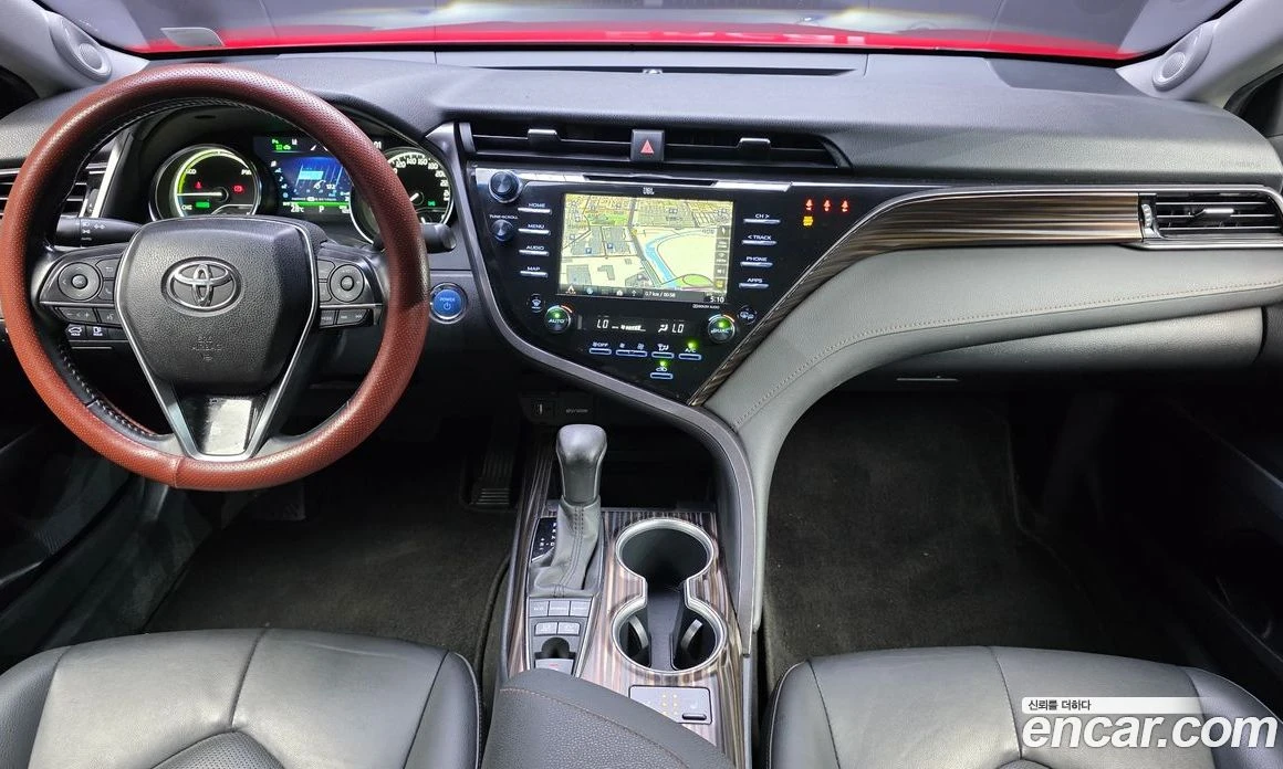Toyota Camry 2.5 XLE Hybrid, снимка 7 - Автомобили и джипове - 56123290