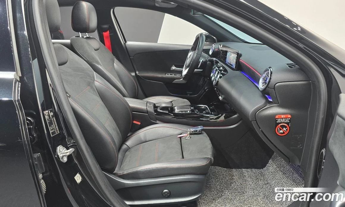 Mercedes-Benz A 35 4MATIC, снимка 17 - Автомобили и джипове - 56276910