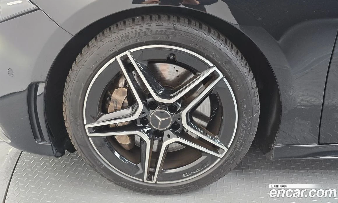 Mercedes-Benz A 35 4MATIC, снимка 5 - Автомобили и джипове - 56276910