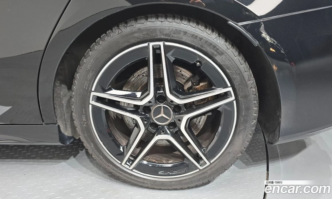Mercedes-Benz A 35 4MATIC, снимка 7 - Автомобили и джипове - 56276910