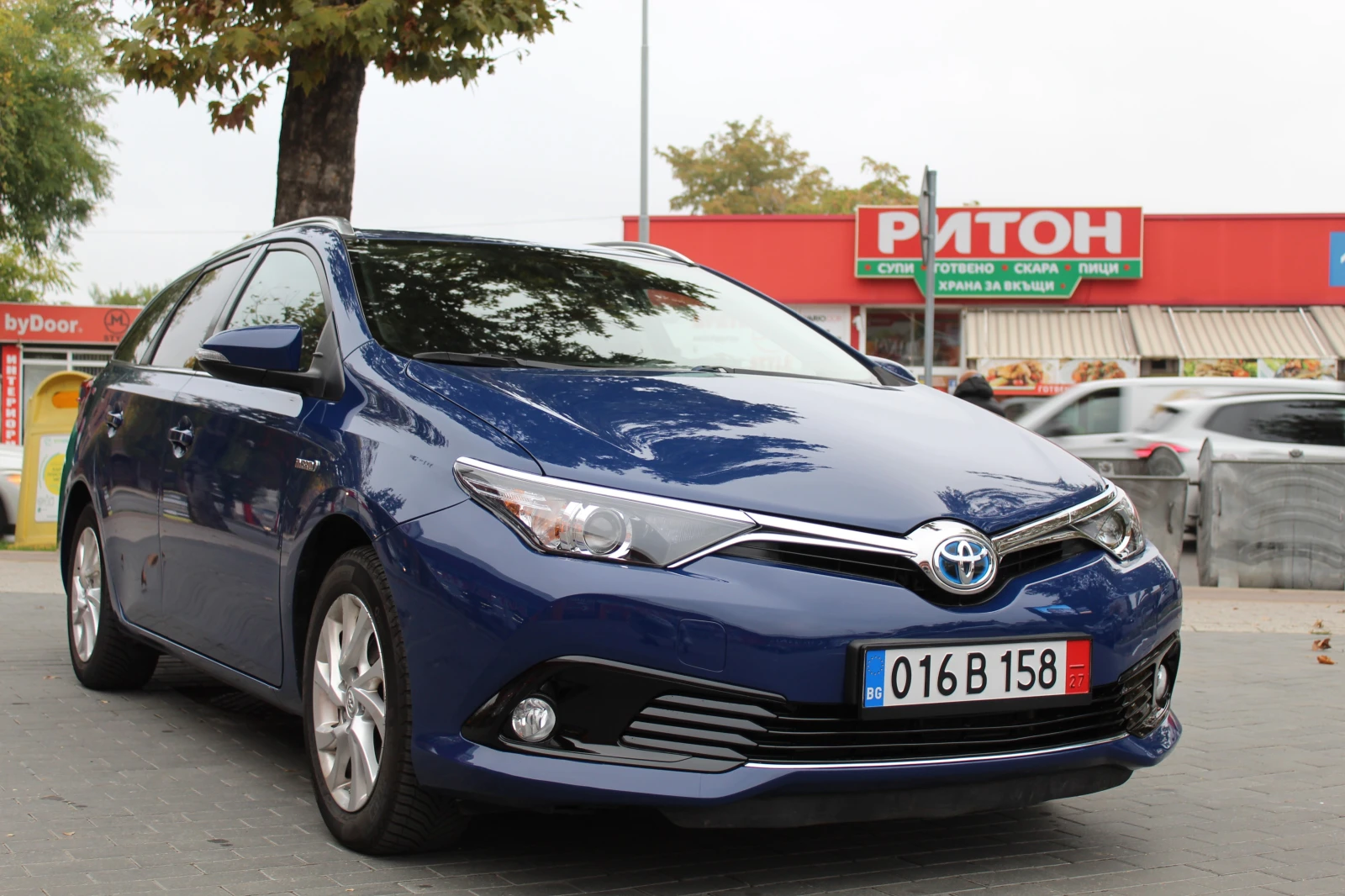 Toyota Auris 1.8H, снимка 10 - Автомобили и джипове - 56589033