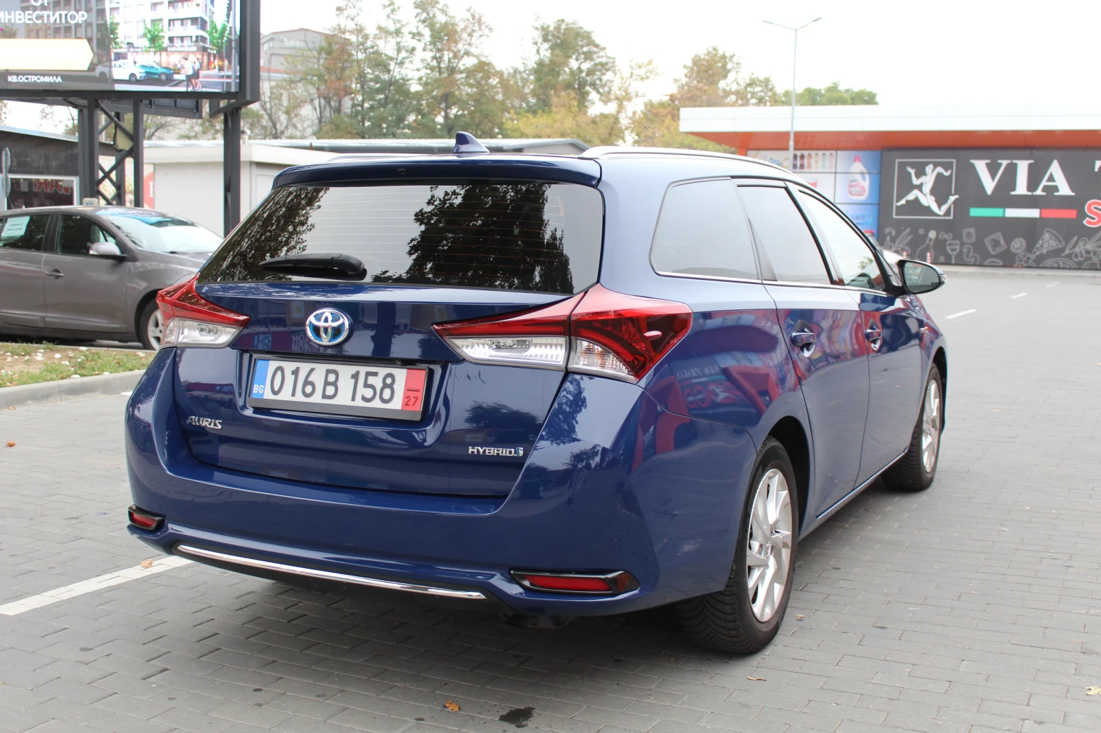 Toyota Auris 1.8H, снимка 3 - Автомобили и джипове - 56589033