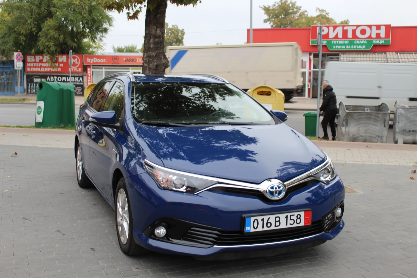 Toyota Auris 1.8H, снимка 4 - Автомобили и джипове - 56589033