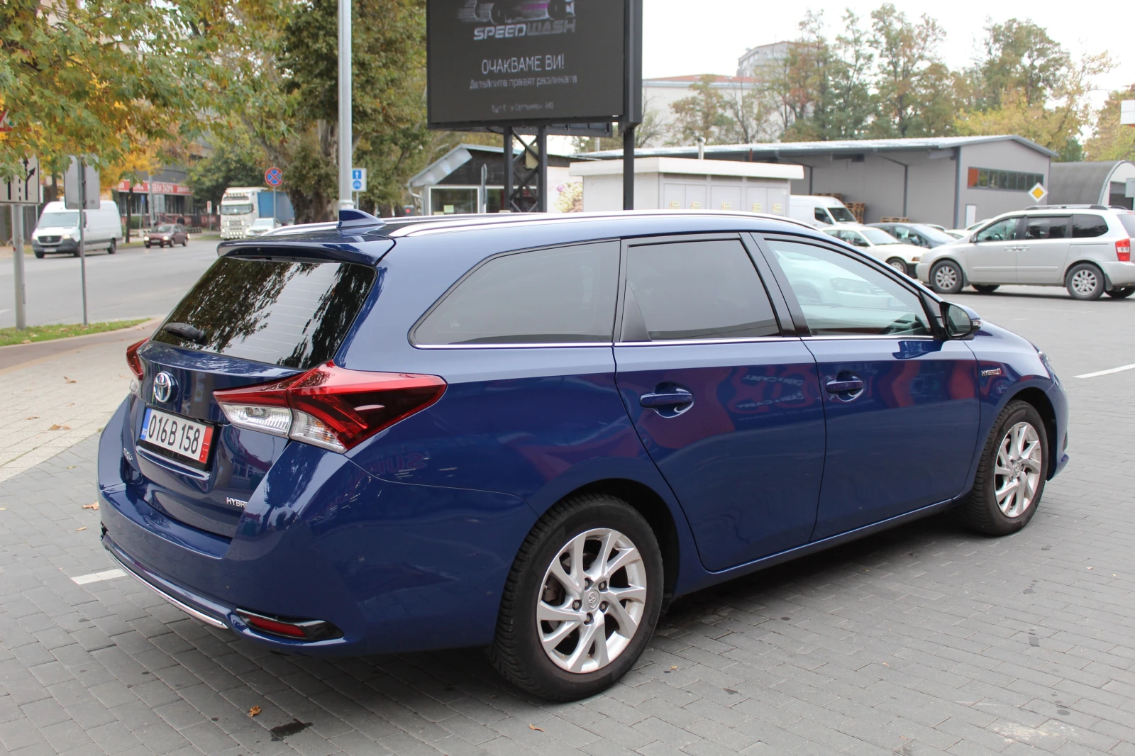 Toyota Auris 1.8H, снимка 11 - Автомобили и джипове - 56589033