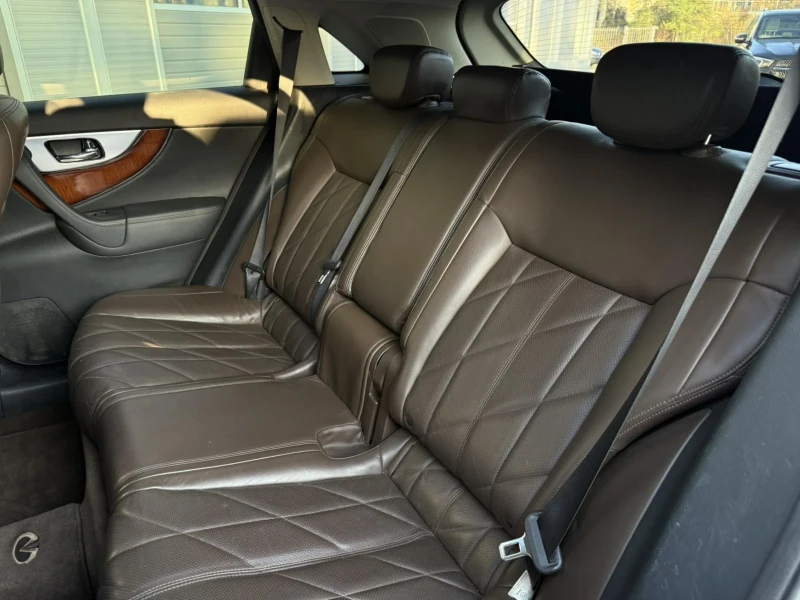Infiniti Fx 50 5.0, снимка 14 - Автомобили и джипове - 52435795