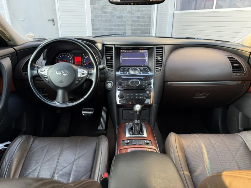 Infiniti Fx 50 5.0, снимка 11 - Автомобили и джипове - 52435795