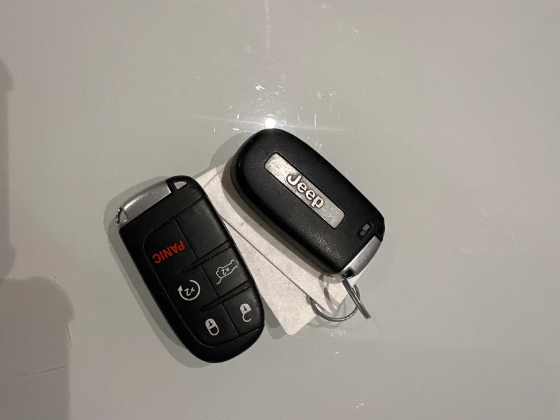 Jeep Grand cherokee 5.7 Hemi Summit, снимка 17 - Автомобили и джипове - 52900789