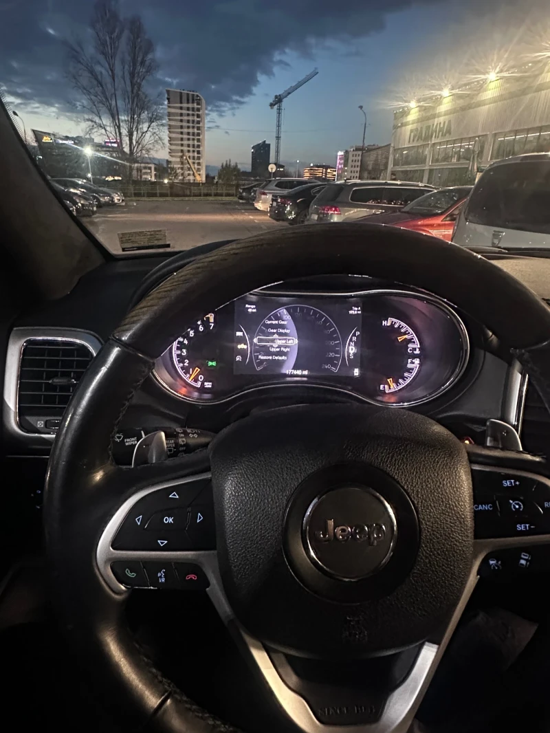 Jeep Grand cherokee 5.7 Hemi Summit, снимка 11 - Автомобили и джипове - 52900789