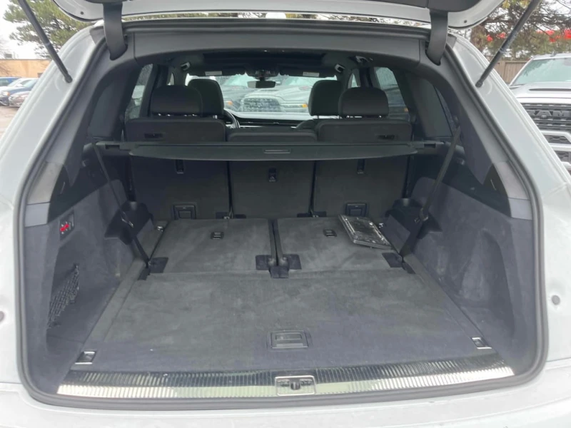 Audi Q7 * Komfort * CARFAX * БЕЗ ПЪРВОНАЧАЛНА ВНОСКА, снимка 13 - Автомобили и джипове - 53143201