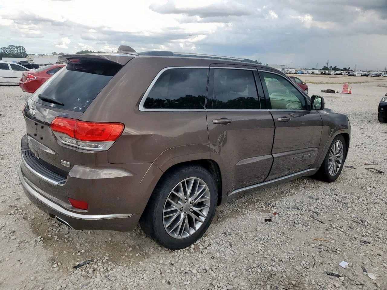 Jeep Grand cherokee SUMMIT / ОБДУХВАНЕ / HARMAN / DISTRONIC     - изображение 4