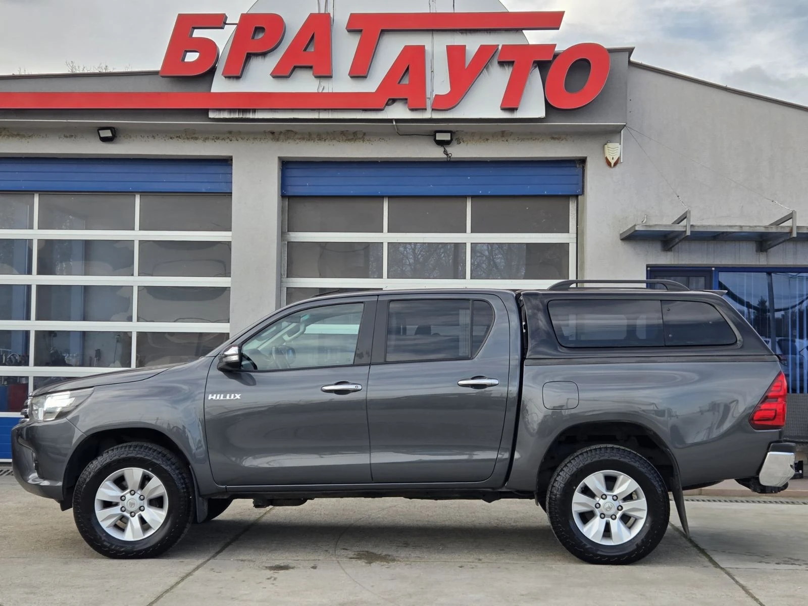 Toyota Hilux 2.4DIESEL/AUTOMATIC/HARDTOP - изображение 6