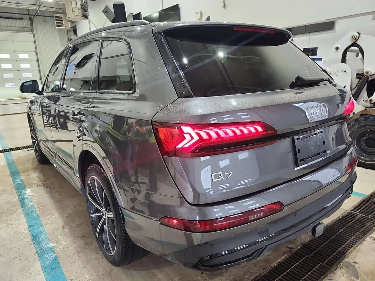 Audi Q7 45TFSI * KOMFORT * CARFAX * Без инциденти * , снимка 4 - Автомобили и джипове - 53991245