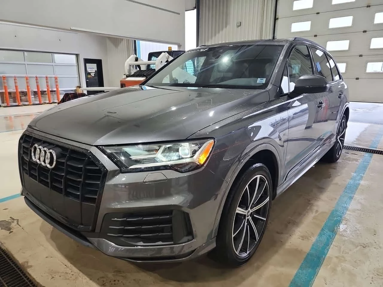 Audi Q7 45TFSI * KOMFORT * CARFAX * Без инциденти * 