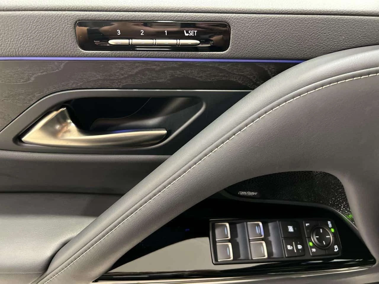 Lexus LX 600 Luxury* Mark Levinson* 360* HUD* ОБДУХВАНЕ* , снимка 12 - Автомобили и джипове - 53997883