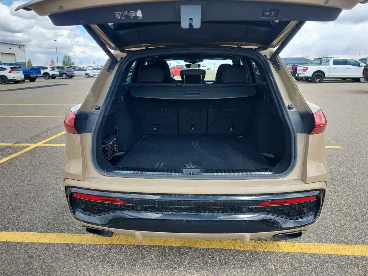 Audi Q5 S LINE/ПАНО/ПОДГРЕВ/PROGRESSIV/CARFAX/ФИНАНСИРАНЕ, снимка 13 - Автомобили и джипове - 54635934