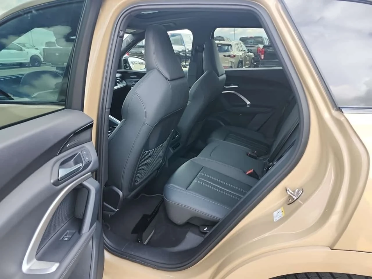 Audi Q5 S LINE/ПАНО/ПОДГРЕВ/PROGRESSIV/CARFAX/ФИНАНСИРАНЕ, снимка 11 - Автомобили и джипове - 54635934