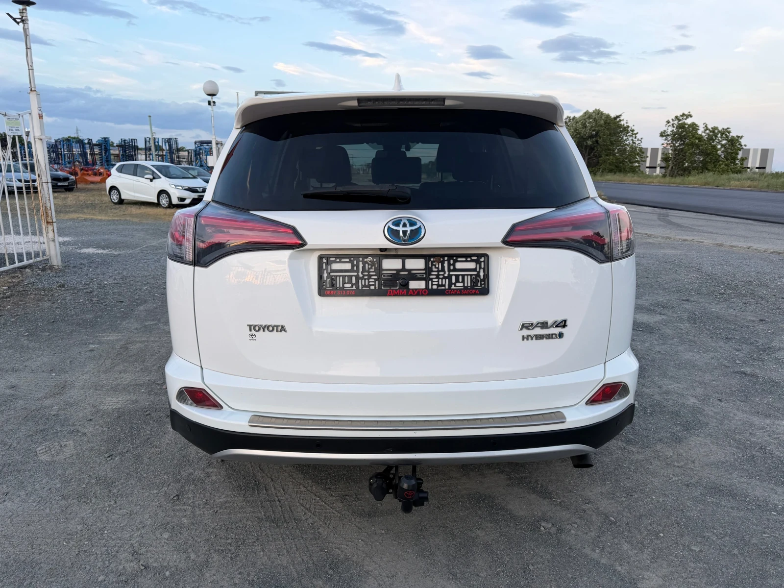 Toyota Rav4 PLATINUM 2.5 HYBRID / 4X4 / 360 КАМЕРА / ЕВРО6 , снимка 6 - Автомобили и джипове - 54655395