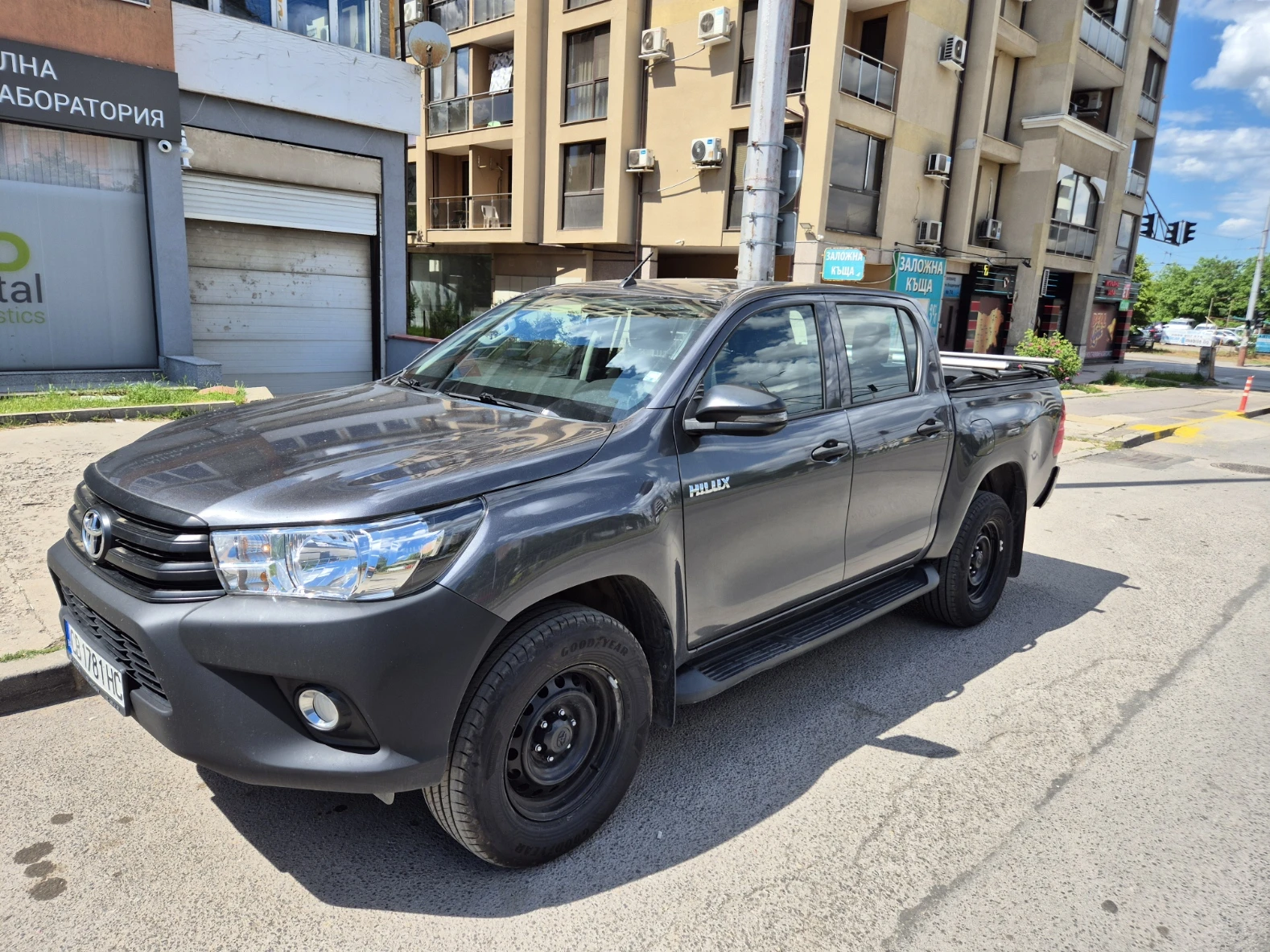 Toyota Hilux