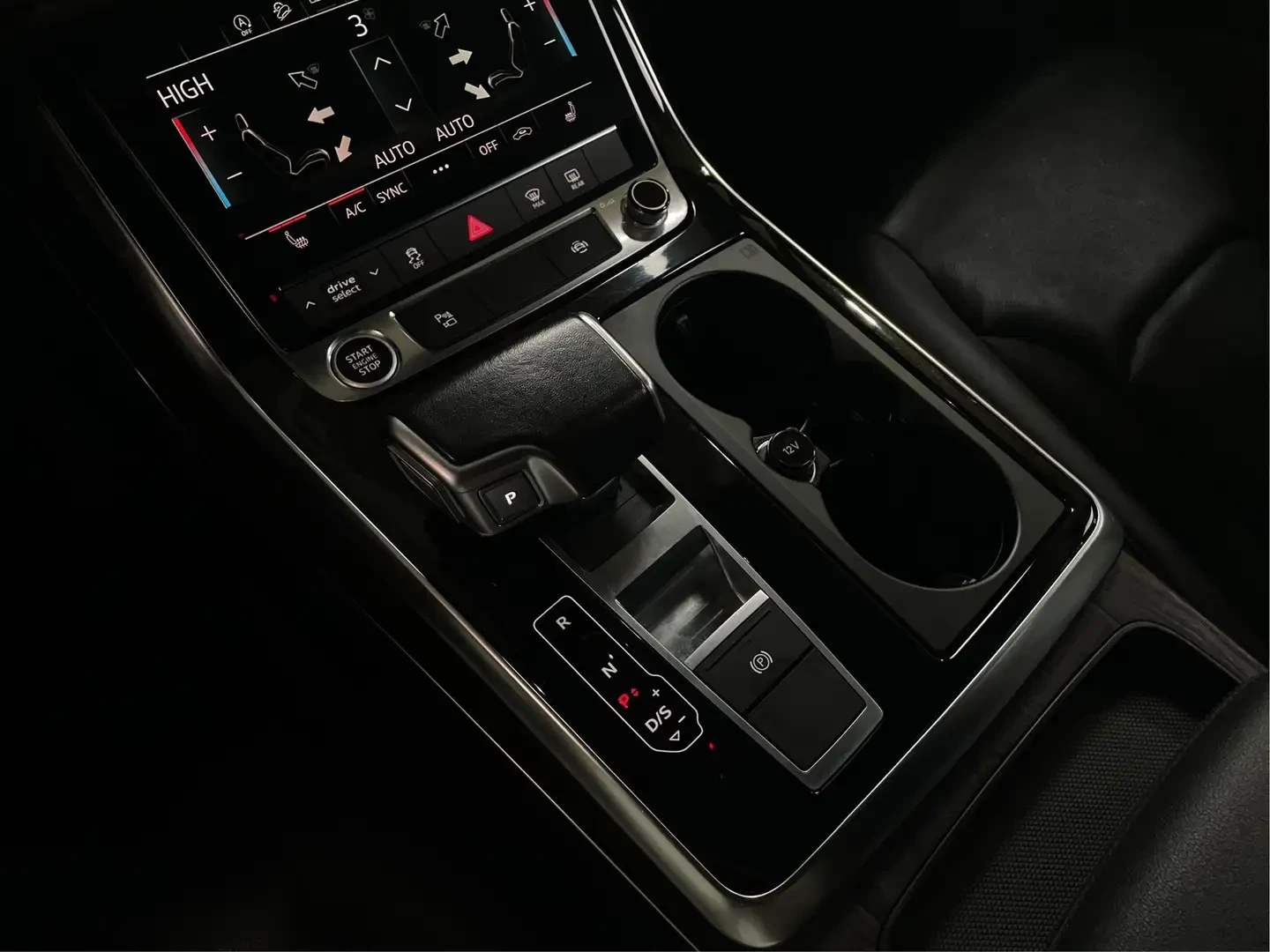 Audi Q7 55TFSI* MATRIX* S* LINE* ПАНОРАМА* 360КАМЕРА* , снимка 9 - Автомобили и джипове - 55058494