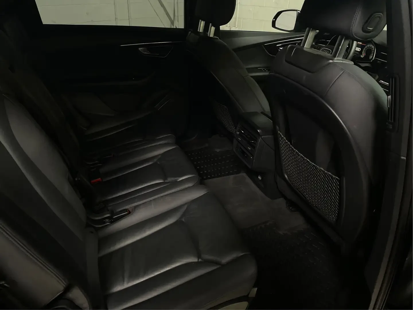 Audi Q7 55TFSI* MATRIX* S* LINE* ПАНОРАМА* 360КАМЕРА* , снимка 13 - Автомобили и джипове - 55058494