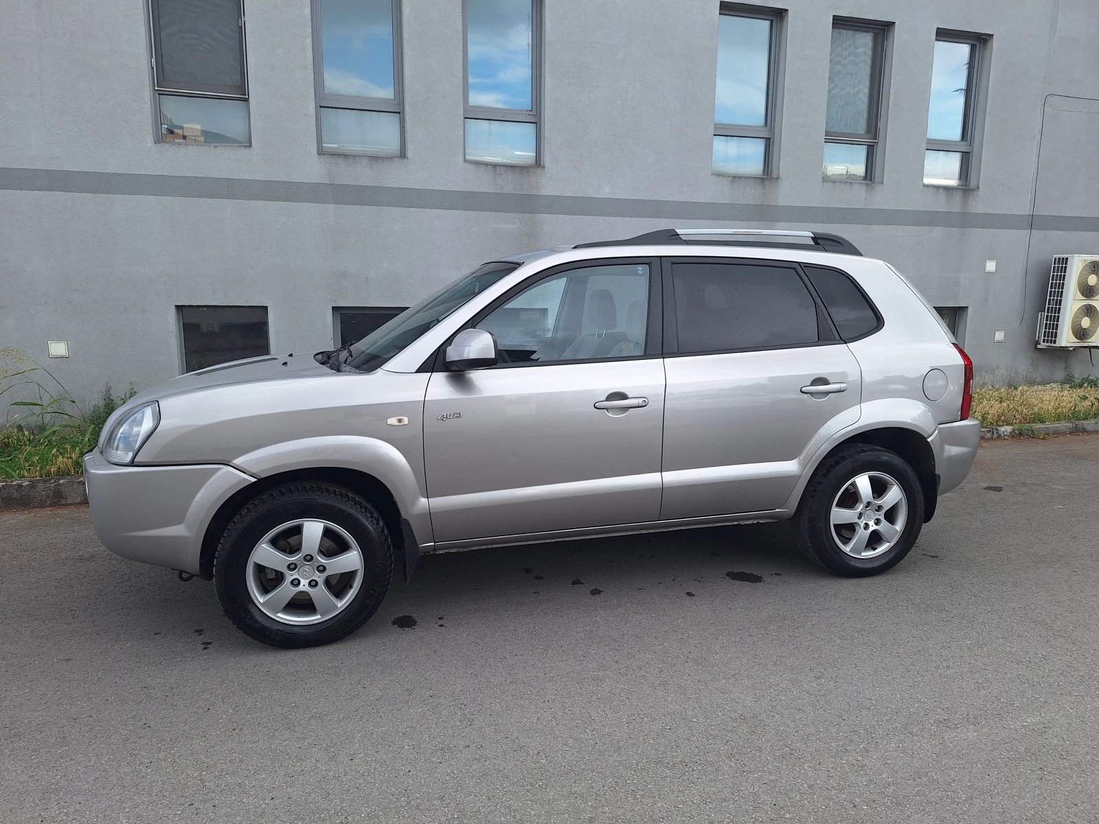 Hyundai Tucson 2.0i gaz 4x4, снимка 4 - Автомобили и джипове - 55148303