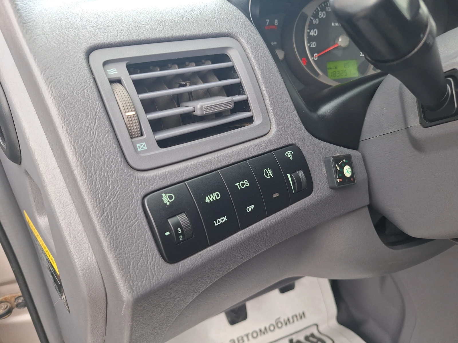 Hyundai Tucson 2.0i gaz 4x4, снимка 14 - Автомобили и джипове - 55148303