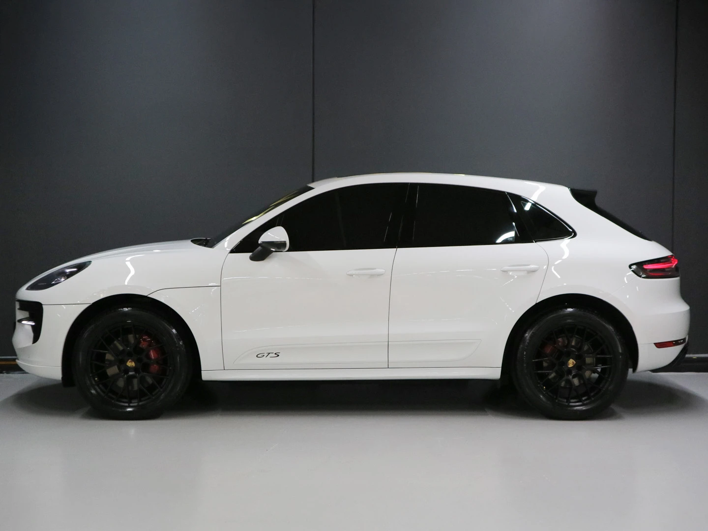 Porsche Macan GTS* BLIND SPOT* 360* ЕЛ. БАГАЖНИК* КРАЙНА ЦЕНА, снимка 2 - Автомобили и джипове - 55608878