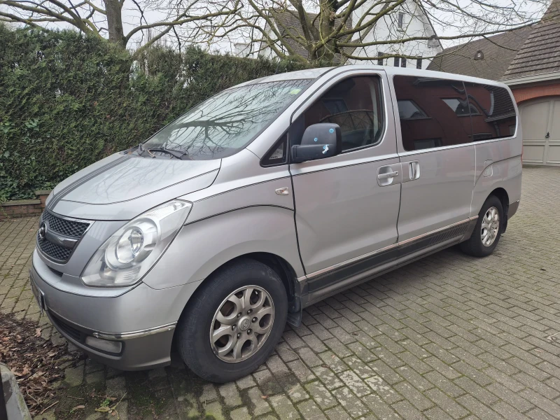 Hyundai H1 2.5d 4+ 1 места кожа