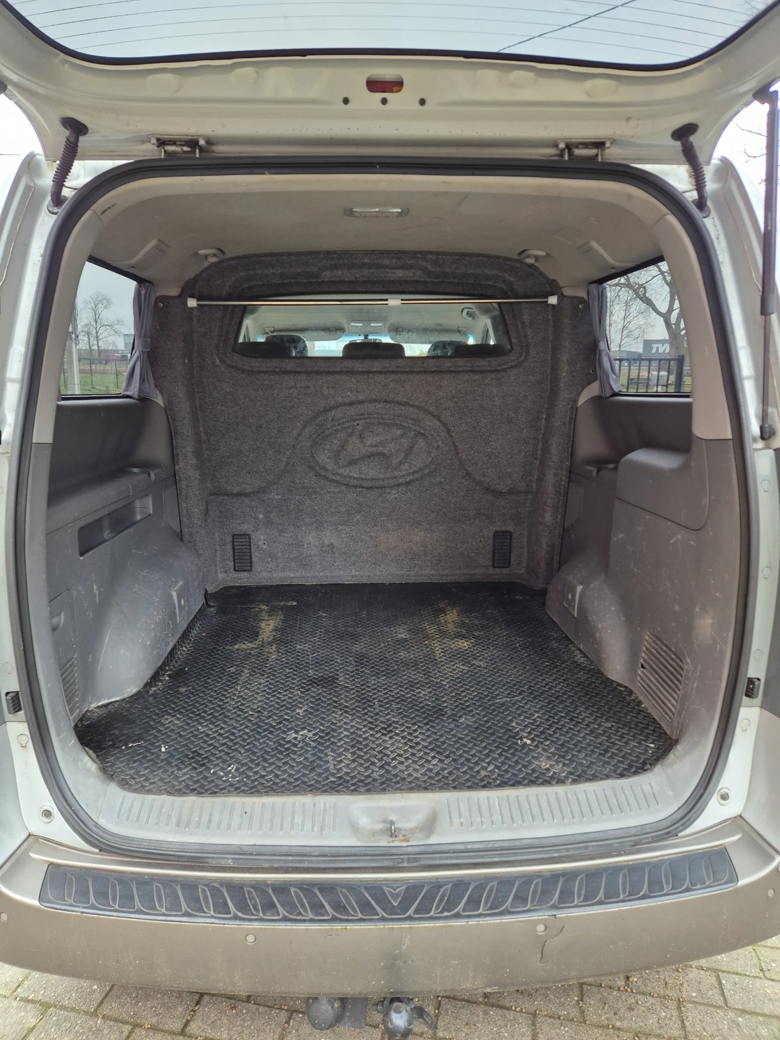 Hyundai H1 2.5d 4+ 1 места кожа,  - изображение 7