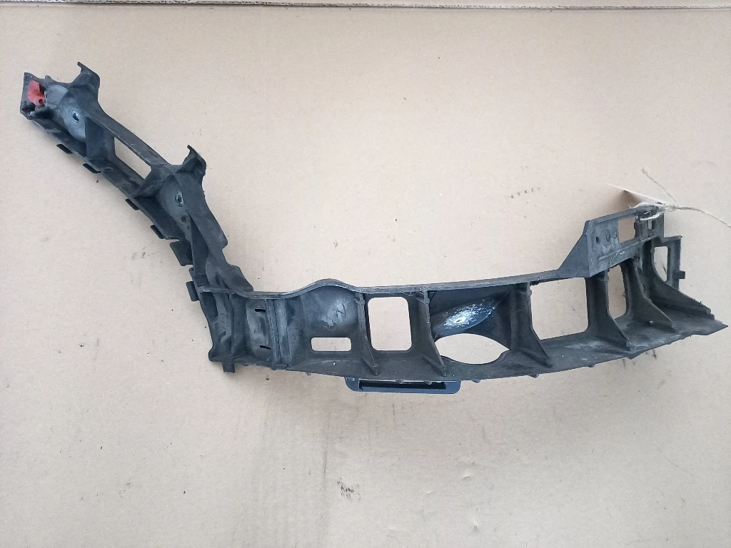 Водач държач задна броня десен Опел Зафира Б (1)