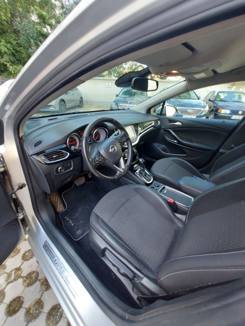 Opel Astra 1.6CDTI, снимка 9 - Автомобили и джипове - 46358760