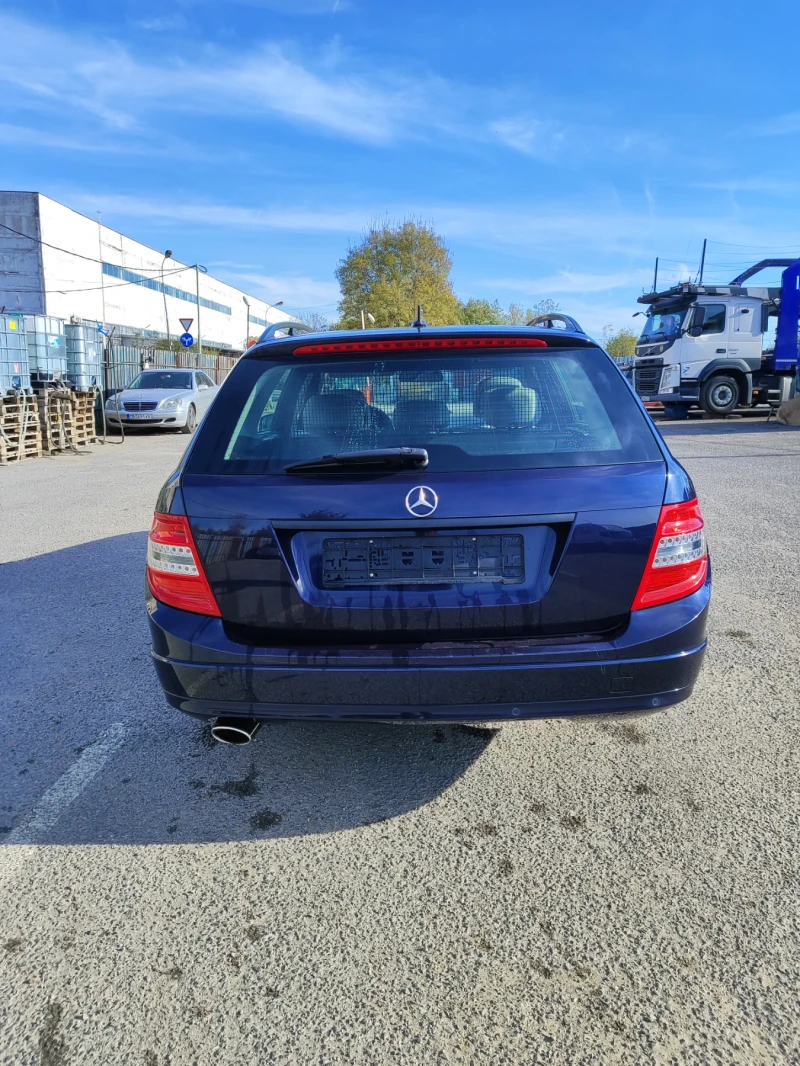 Mercedes-Benz C 220, снимка 2 - Автомобили и джипове - 48218123