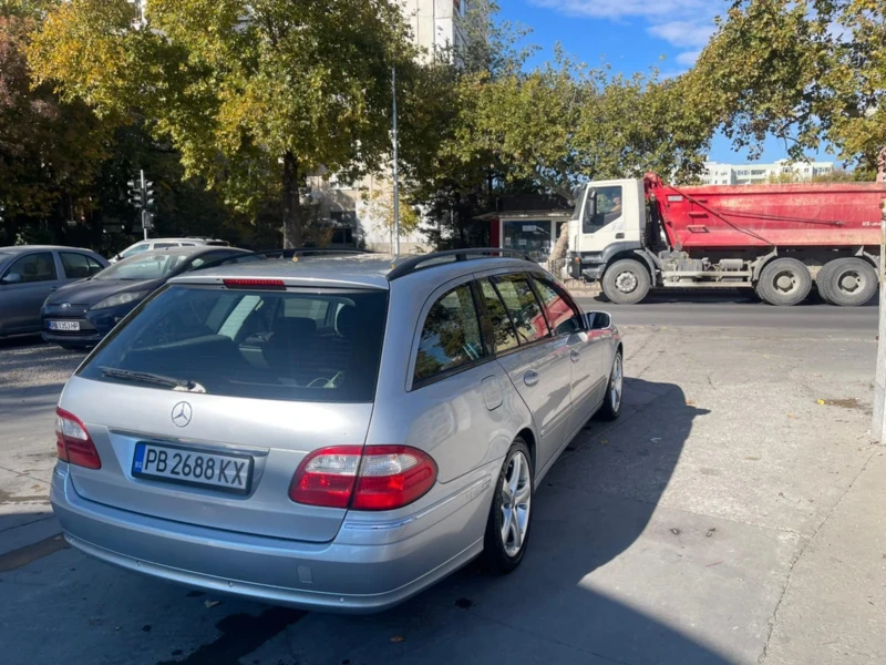 Mercedes-Benz E 320, снимка 8 - Автомобили и джипове - 48004733