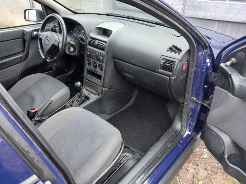 Opel Astra 1.6, снимка 9 - Автомобили и джипове - 48860396