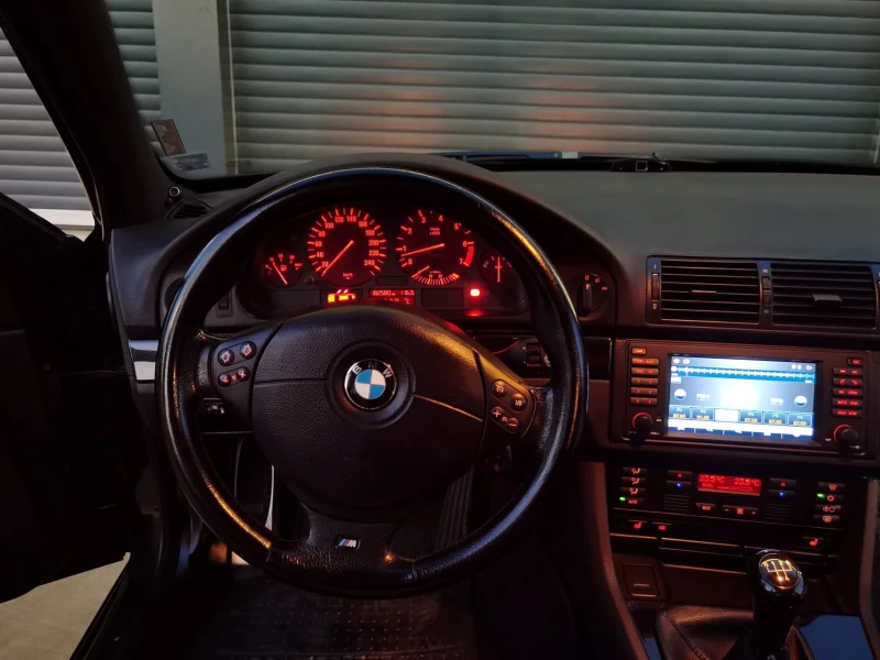 BMW 520 I, снимка 12 - Автомобили и джипове - 52067949