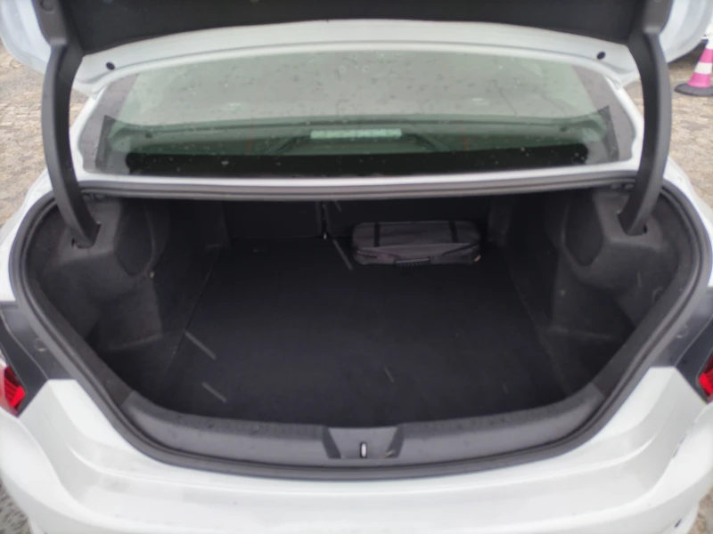 Renault Megane 1.3TCe 140 к.с./Life, снимка 8 - Автомобили и джипове - 51263402