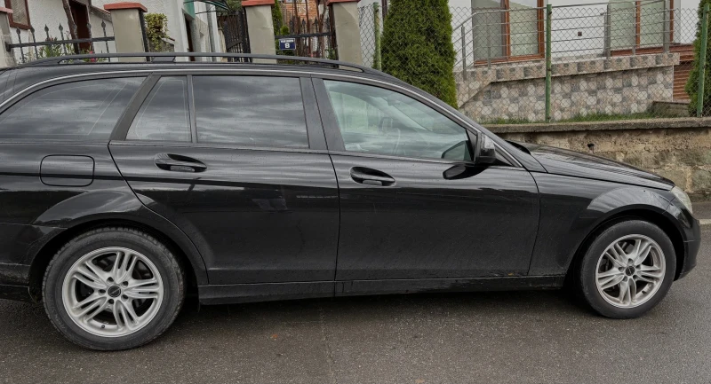 Mercedes-Benz C 220, снимка 3 - Автомобили и джипове - 52356694